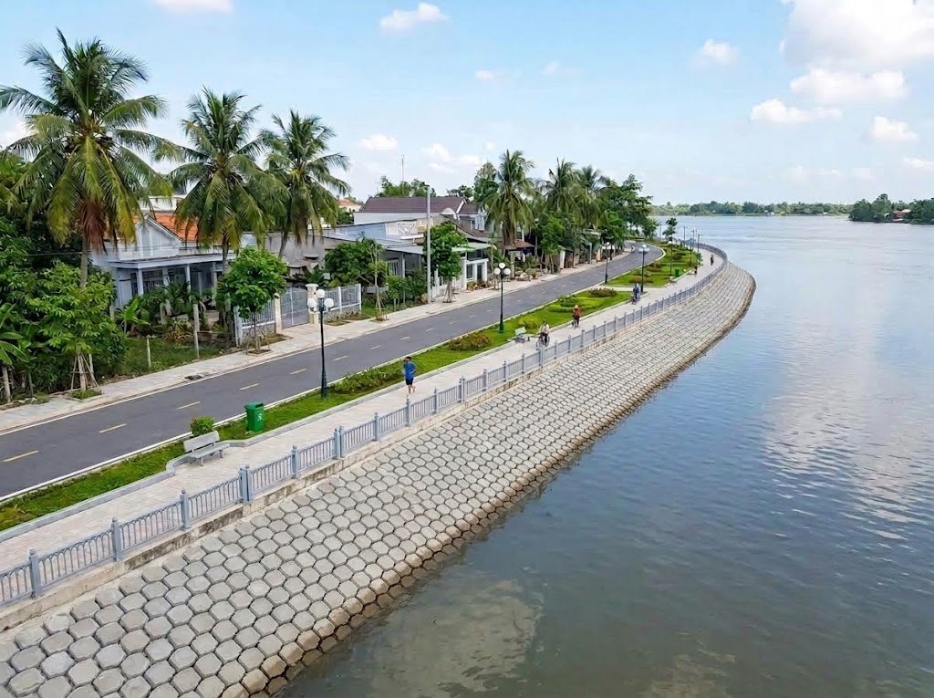 Kè sông Tiền TT Phú Mỹ